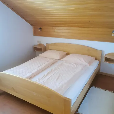 Bivanje na kmetiji Turisticna Kmetija Ramsak Zrece